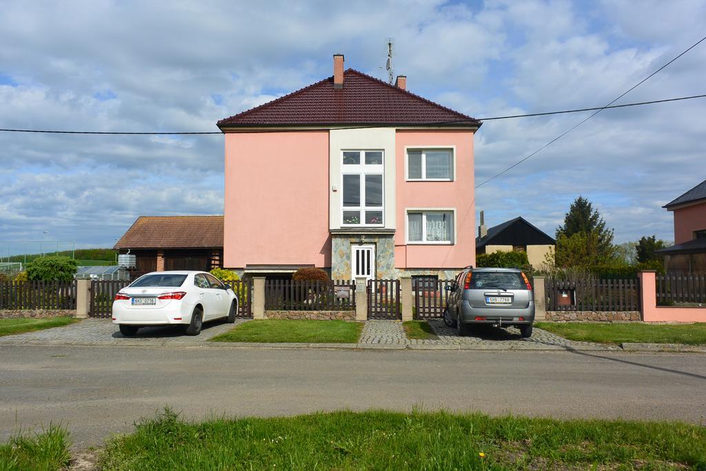 Rodinne Ubytovani - Family Accommodation Kobylice Exterior foto