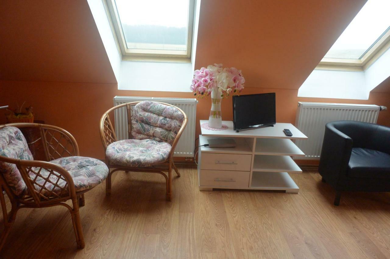 Rodinne Ubytovani - Family Accommodation Kobylice Exterior foto
